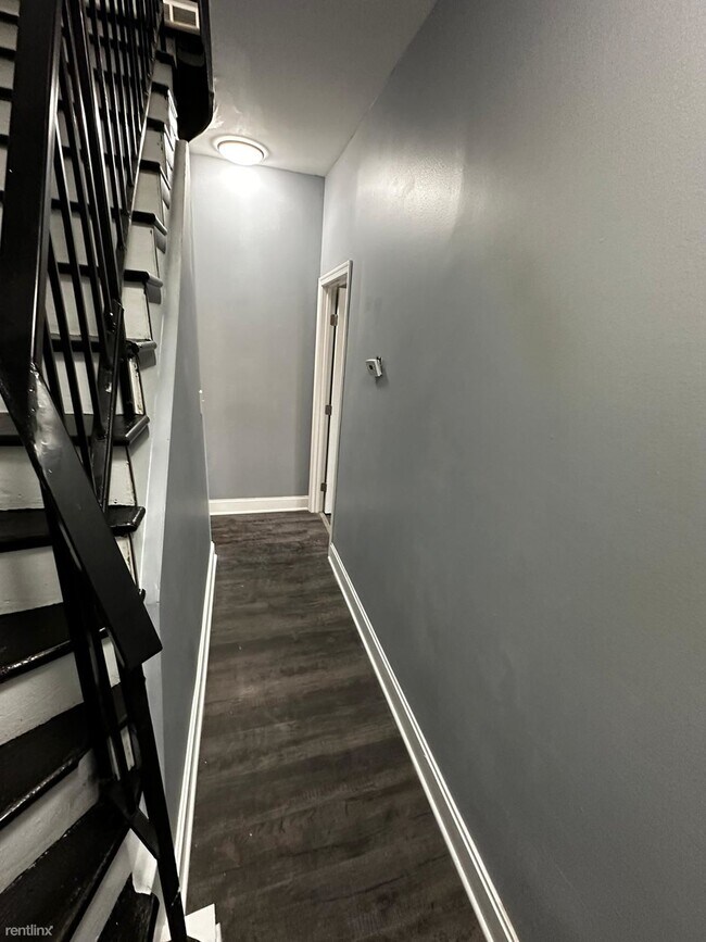 Building Photo - 3 br, 1.5 bath House - 722 N Mount St Apt 2