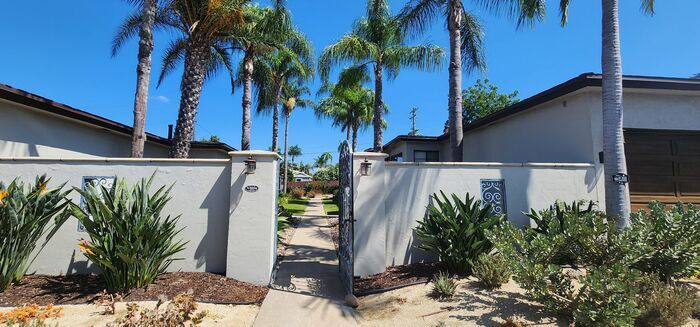 Primary Photo - Kensington cottage style 1 bdrm!