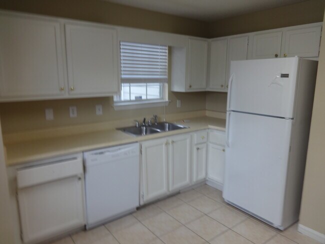 Foto del edificio - 176 Summer Lake Dr SW