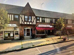 Building Photo - 139 Croton Ave