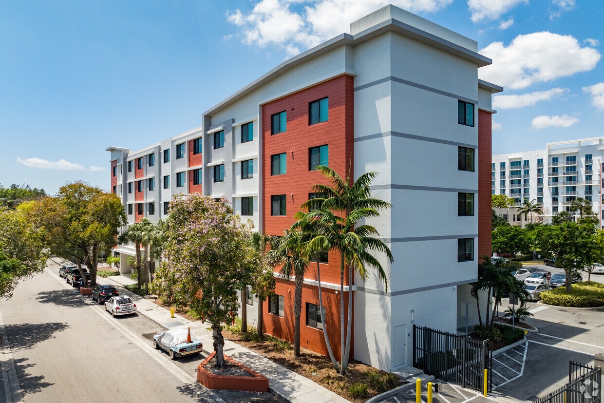 Primary Photo - Gibson Plaza
