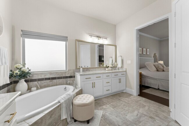 Building Photo - 72 Twin Ponds Pl