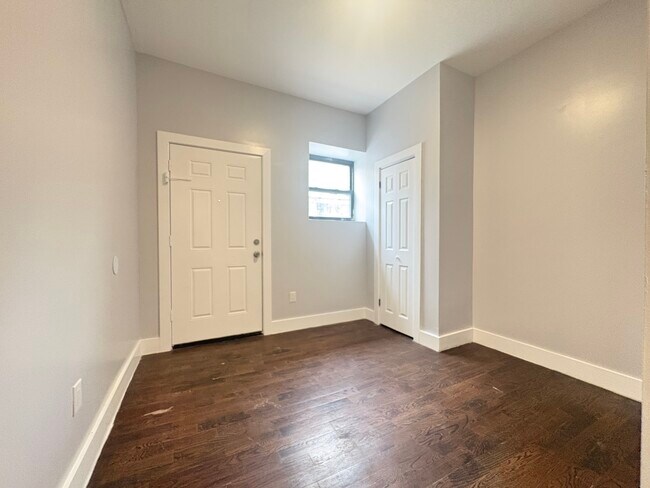 233 MLK #1R — photo 6 of 10