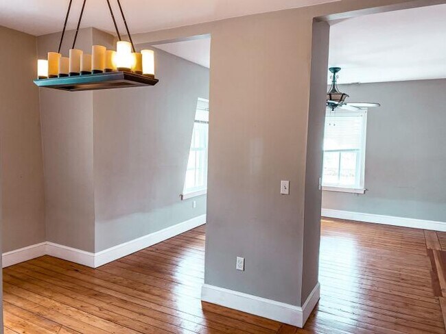 Building Photo - 3 bedroom in Providence RI 02909