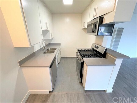 Foto del edificio - 401 W Wilson Ave