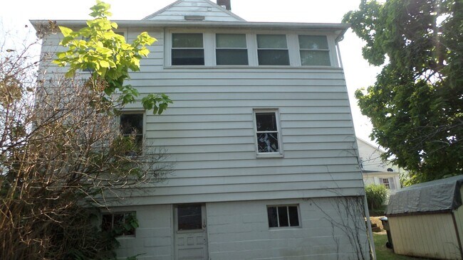 Building Photo - 404 Hillside Ave