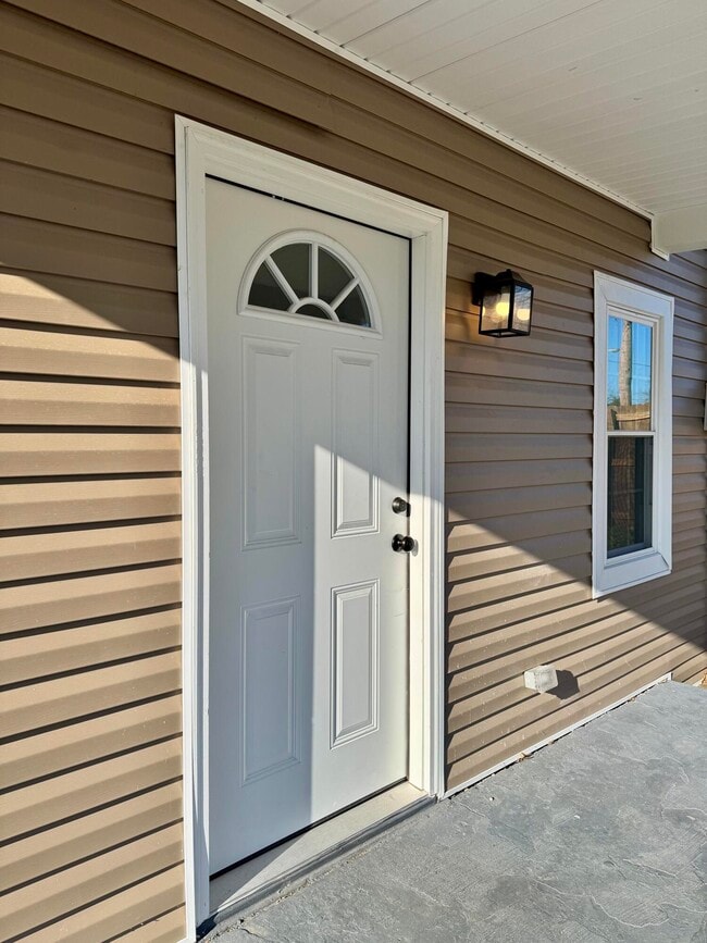 Building Photo - 353 Sherman Ave