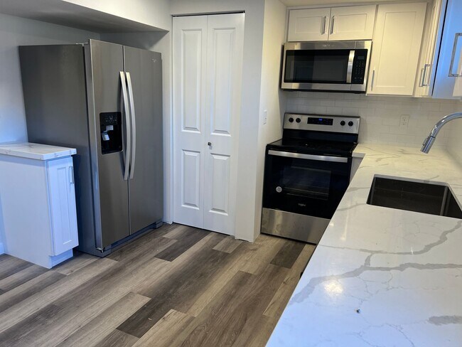 Foto del edificio - 2843 Harold Dr SE