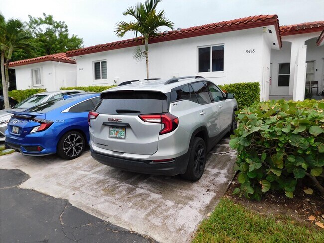 Foto del edificio - 8418 SW 208th Terrace