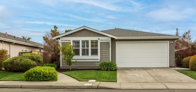 Foto del edificio - Modern Elegance in the Heart of North Napa