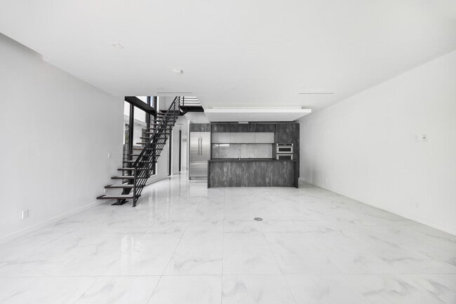 Building Photo - 2516 NE 21st St