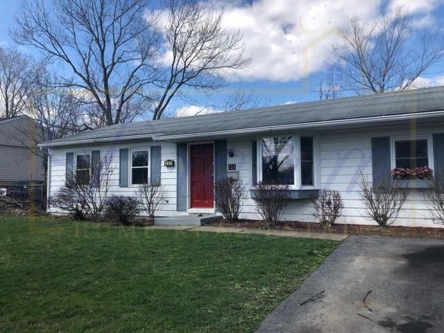 Primary Photo - 221 E Tulip Dr