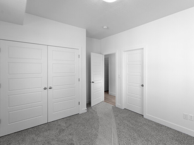 Building Photo - 143 E Amboise Ct