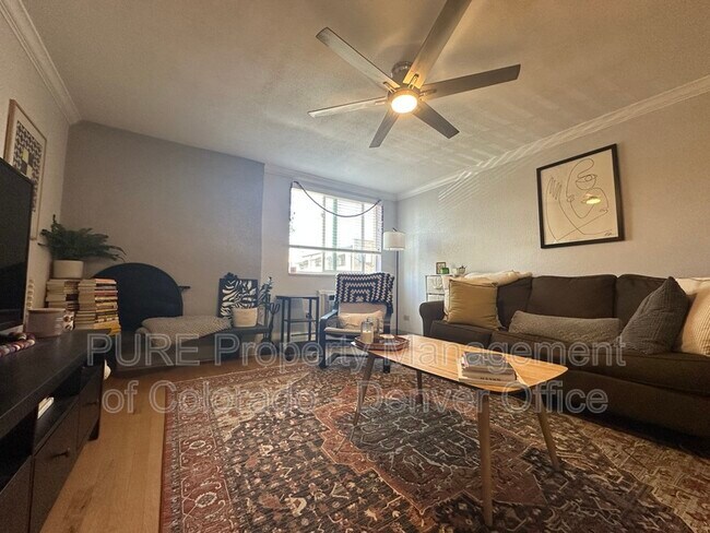 Foto del edificio - 1125 N Washington St