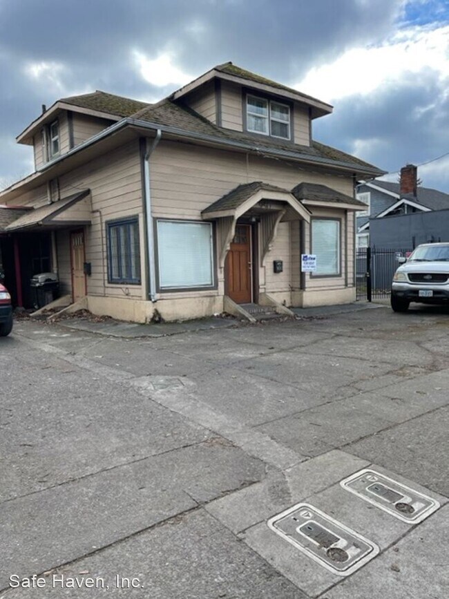 2 br, 1 bath House 950 W. 7th Ave House Rental in Eugene, OR