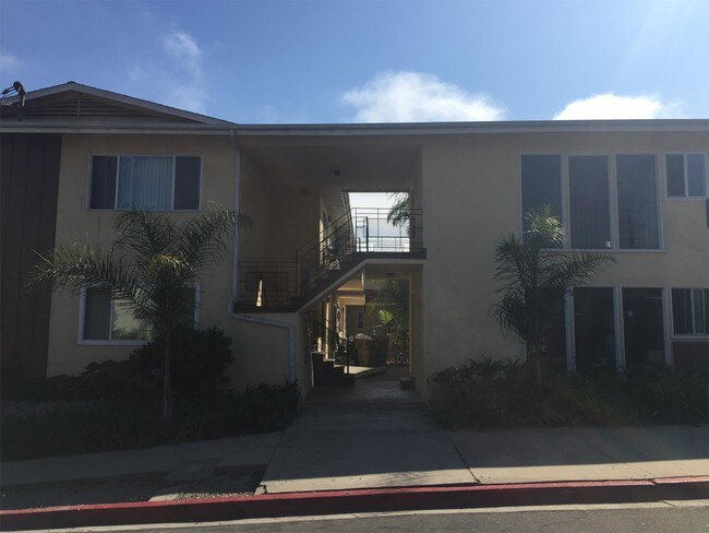 Foto del edificio - 1021 Cliff Dr