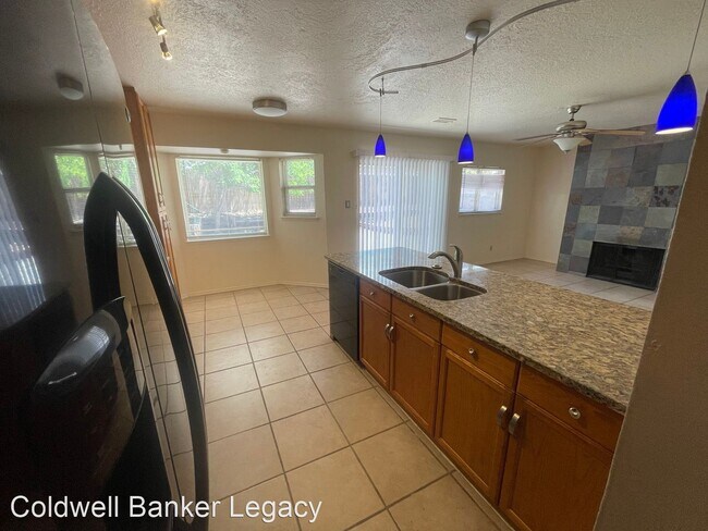Foto del edificio - 3 br, 2 bath House - 2600 Hiawatha Dr NE
