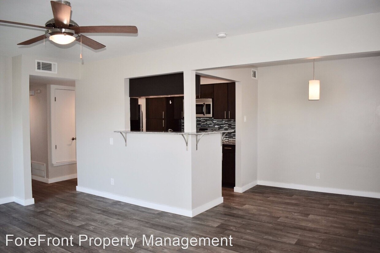 Foto principal - 731-743 Byrnes Dr