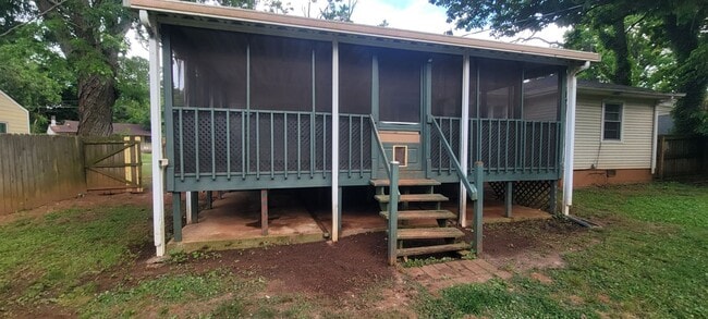 Foto del edificio - 3 Bedroom 2 Bathroom SW Huntsville