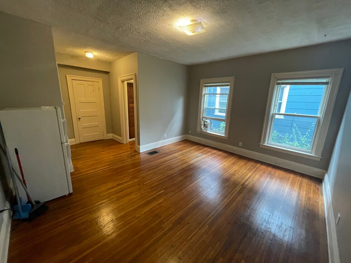 50 Florence Ave Unit 5, Buffalo, NY 14214 Apartments in Buffalo, NY