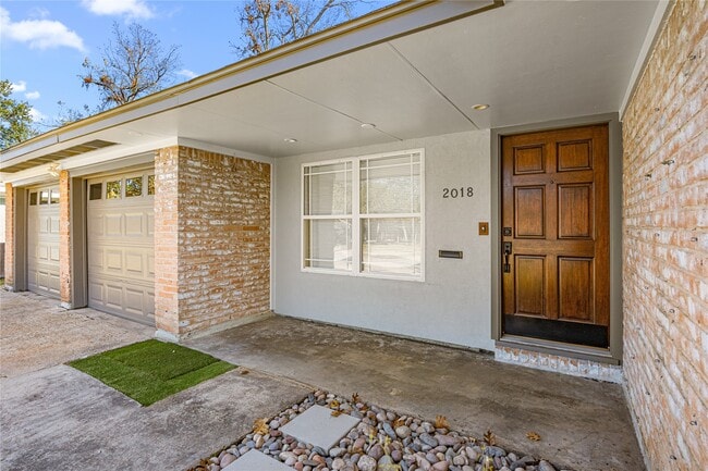 Foto del edificio - 2018 Woodvine Dr