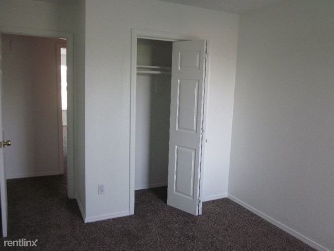 Building Photo - 3 br, 2.5 bath Townhome - 7521 Ederville road