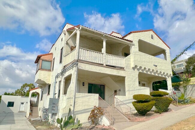 Building Photo - 1639 Micheltorena St
