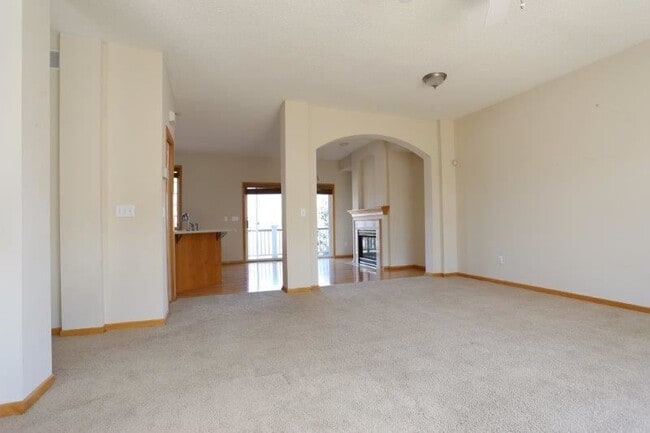 Building Photo - 3 br, 1.5 bath House - 886 Trenton Lane N