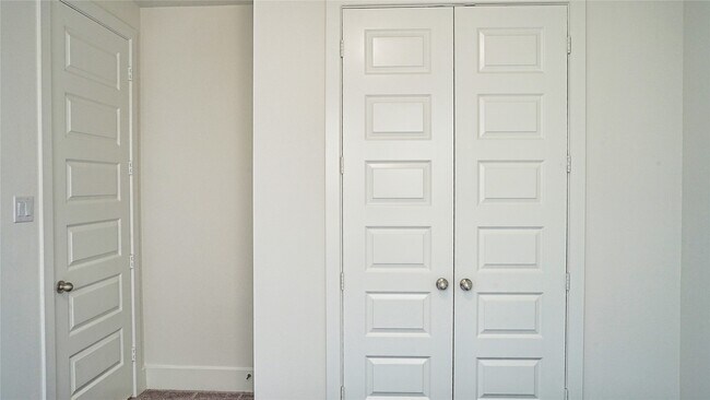 Building Photo - 7102 Grassland Vis Ln