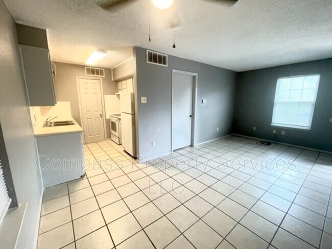 Foto del edificio - 2701 Colonial Ave