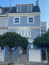 Building Photo - 2067 Green St