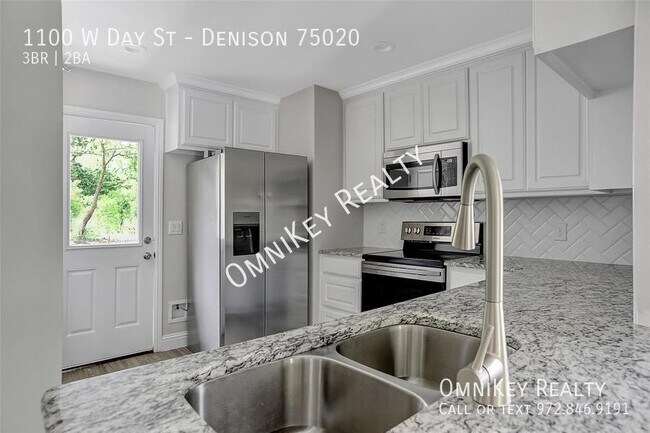 Building Photo - 1100 W Day St