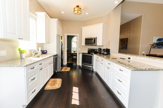 Foto del edificio - 8548 Doverbrook Dr