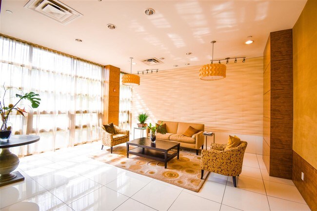 Foto del edificio - 8125 River Rd