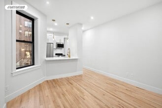 Building Photo - 206 W 96th St