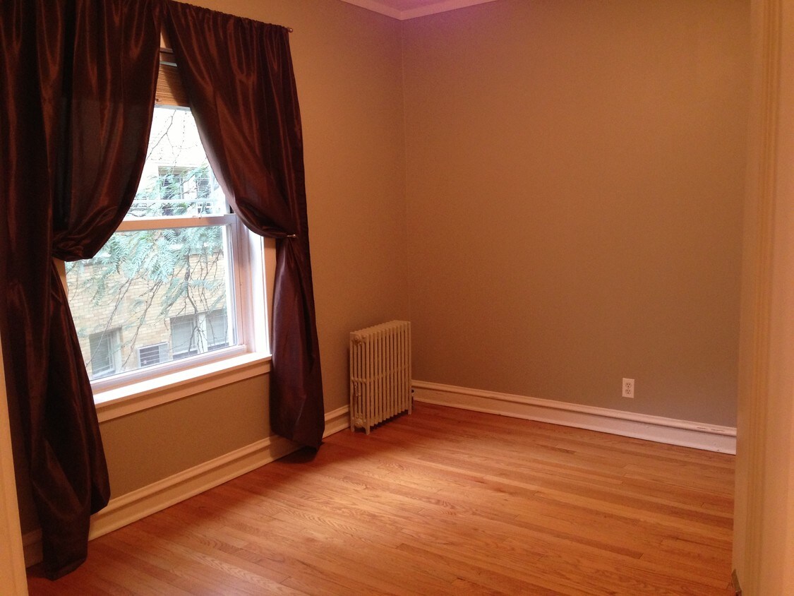 Bedroom #1 - 829 Forest Ave
