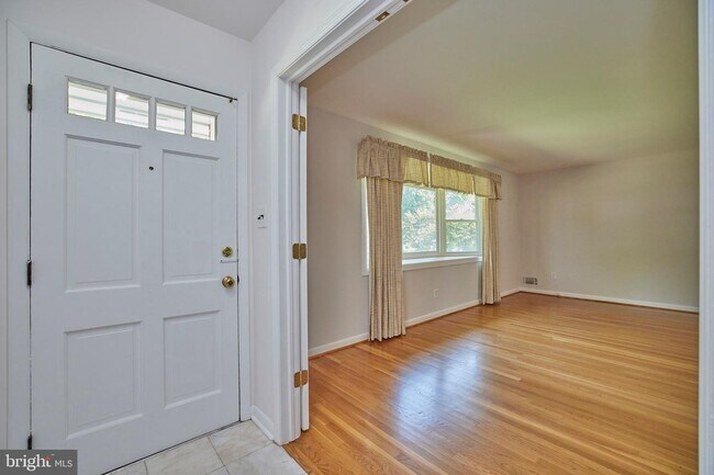 Foto del edificio - 1011 Fairway Dr NE