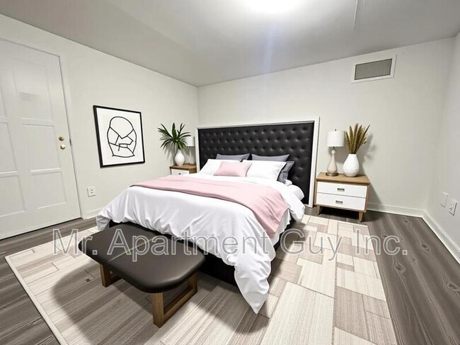 Building Photo - 77 W 1st St