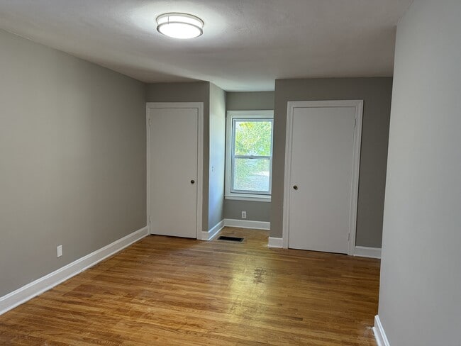 Building Photo - 1223 Campbell Ave