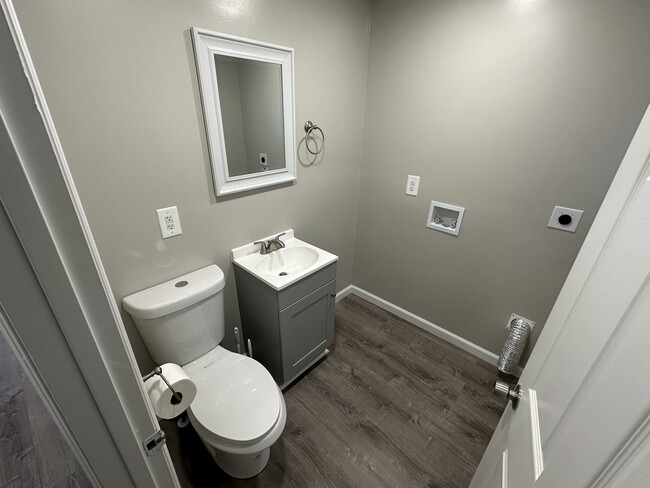 Half bathroom 1st floor - 120 S Margaretta St