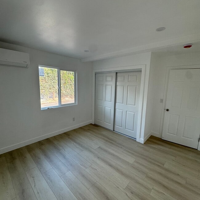 Building Photo - 9971 Foster Rd