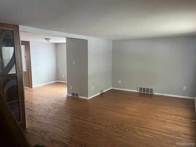 Building Photo - 21775 Fairway Dr