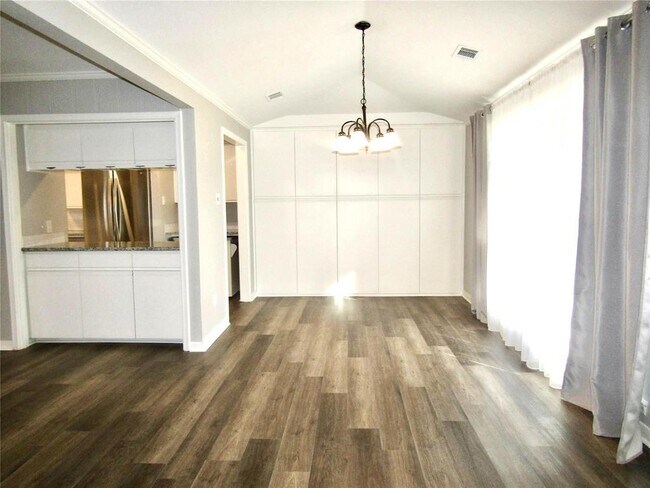 Foto del edificio - 2913 Ridgedale Dr