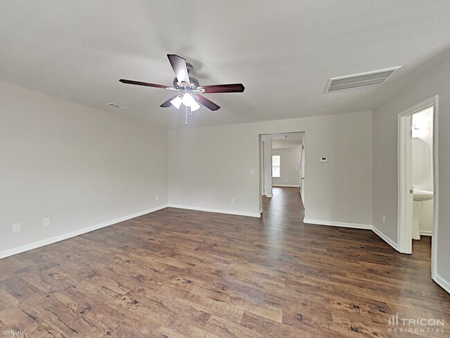Foto del edificio - 104 Shadow Woods Rd
