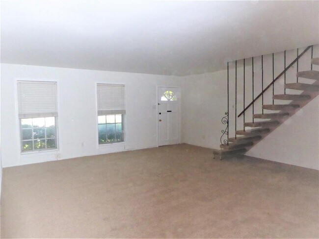 Building Photo - 8112 Fondren Rd
