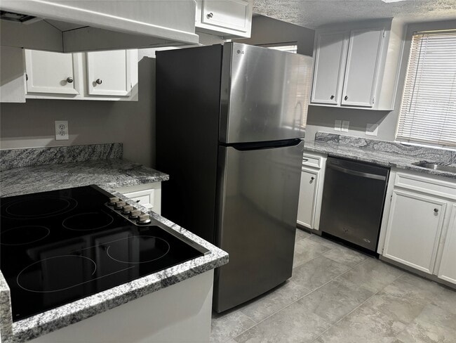 Foto del edificio - 2942 Jenny Dr