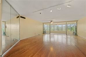 Building Photo - 2 br, 2 bath Condo - 1601 NE 191st St # B317A