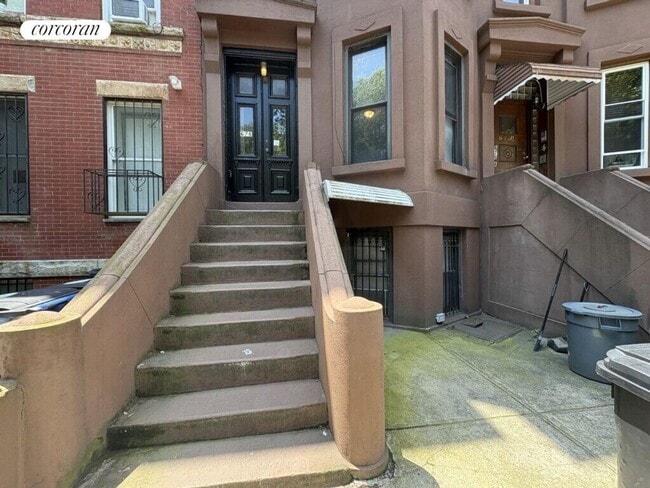 Building Photo - 678 Degraw St