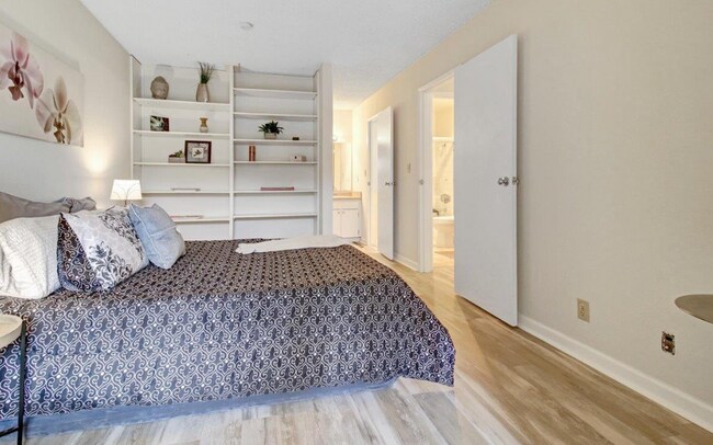 Building Photo - 373 Half Moon Ln