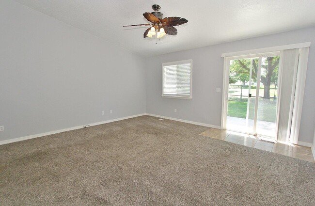 Building Photo - 2624 Manchester Dr